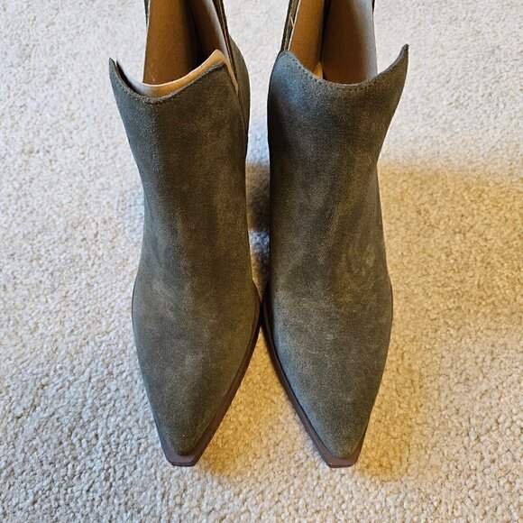 VINCE CAMUTO Gigietta Suede Bootie in Dark Green Suede 7.5 (New without Box) - Picture 2 of 12